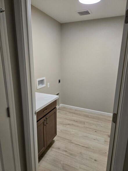 Building Photo - 1812 N Rose Quartz Dr