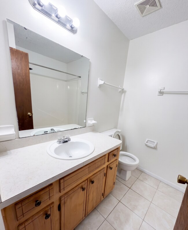 Building Photo - 551 S 61st Ave