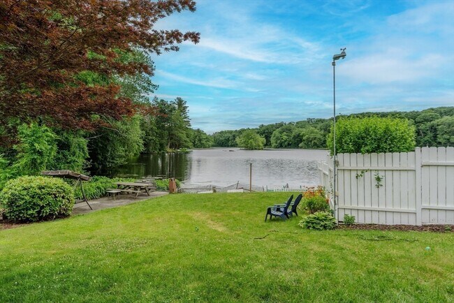 Building Photo - 9 Beach St