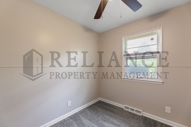 Building Photo - 6505 N Randall Dr