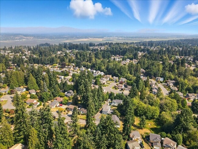 Building Photo - 3bd/2.5ba Everett Duplex