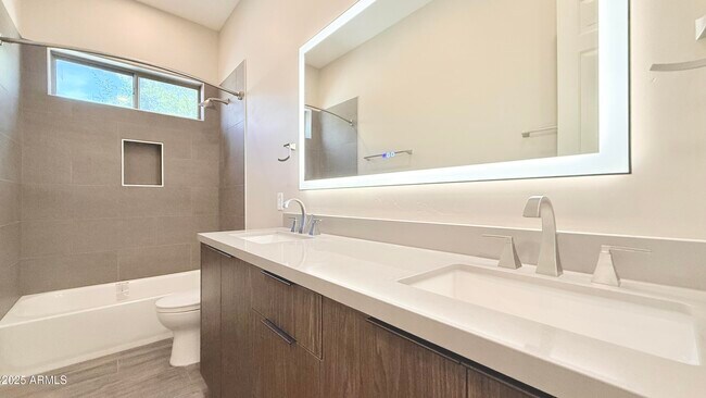 Building Photo - 4501 E Timberline Ct