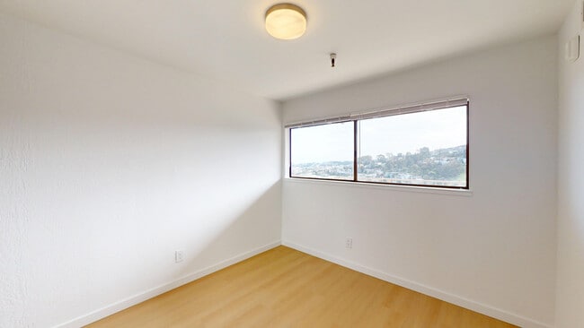 Building Photo - 2031 Castro St