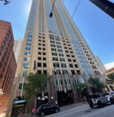 Primary Photo - 33 W Ontario St