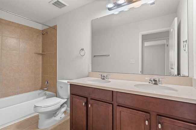 Building Photo - 2124 Hat Bender Lp