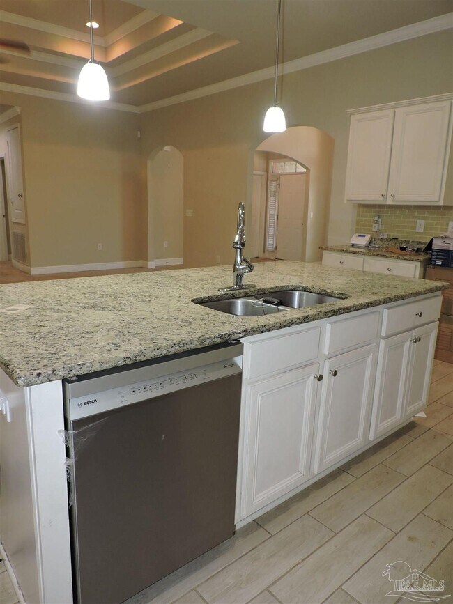 Building Photo - 4221 Essex Terrace Cir