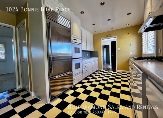 Building Photo - 1024 Bonnie Brae Pl