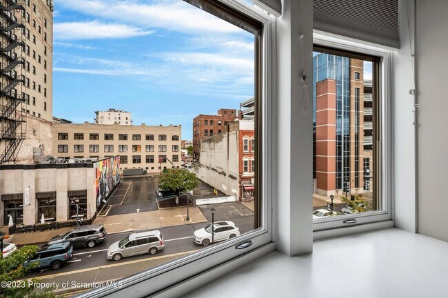 Building Photo - 509 Bogart Pl