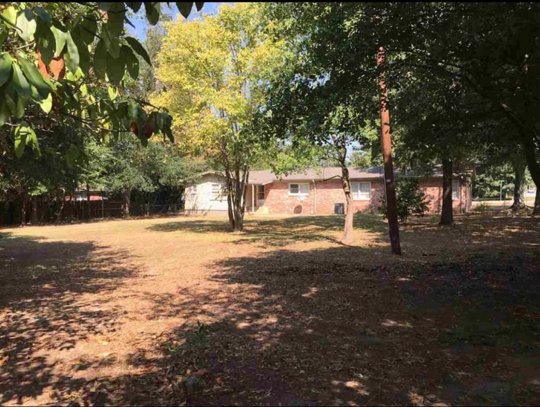 Building Photo - 212 Skyline Dr