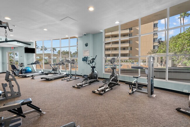 Building Photo - 700 E Ocean Blvd