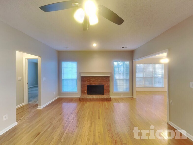 Building Photo - 547 Horseshoe Cir