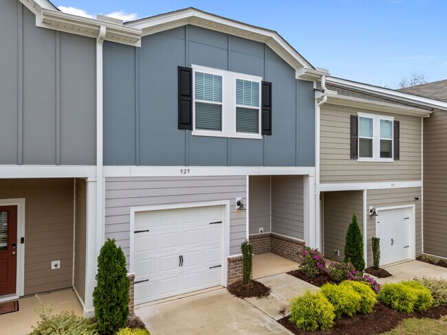 Building Photo - 929 Clearhaven Ln