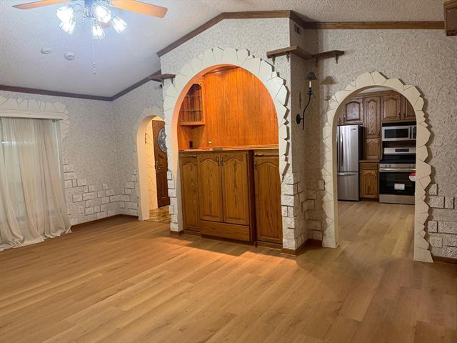 Building Photo - 2309 Richwood Dr