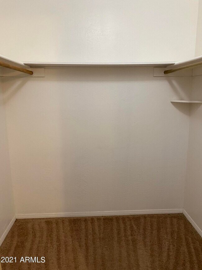 Building Photo - 4224 W Calavar Rd