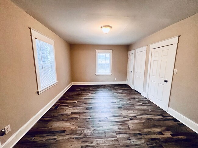 Building Photo - Beautifully Renovated 4bdrm/2bth Home Located in Richmond's Southside!!