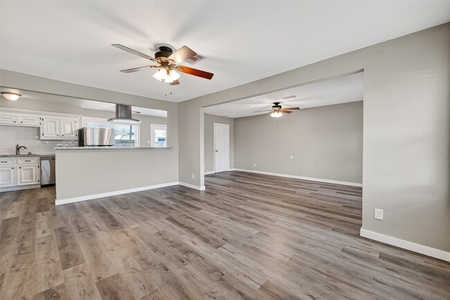 Building Photo - 3613 Truxton Dr