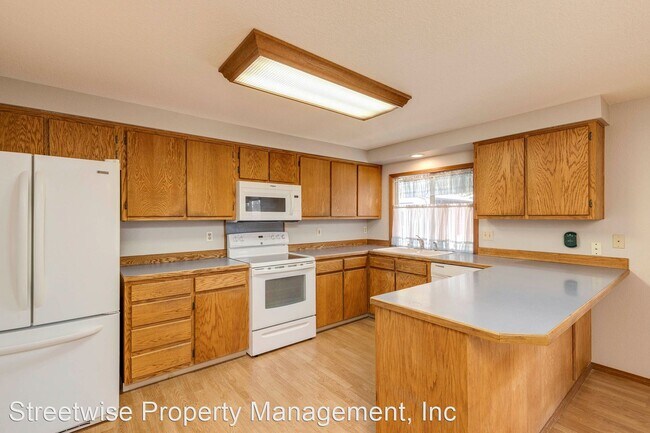 Building Photo - 3 br, 2 bath House - 7849 SW Champion Ct