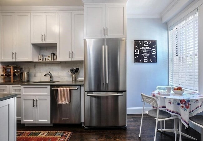 Building Photo - 4 Washington Ave