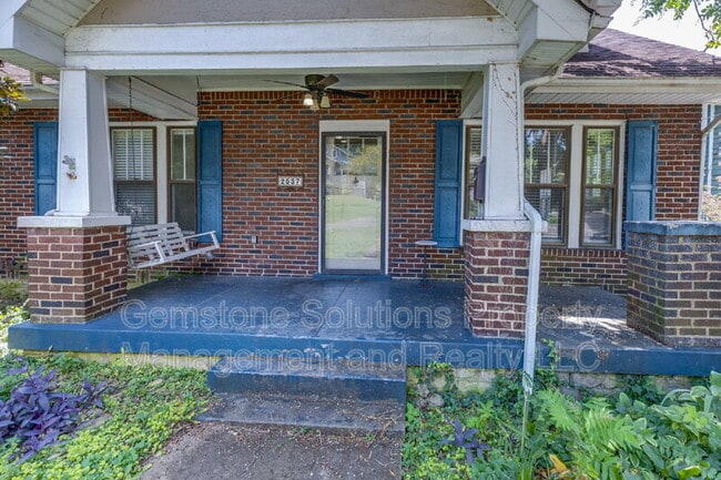 Building Photo - 2537 Blair Blvd