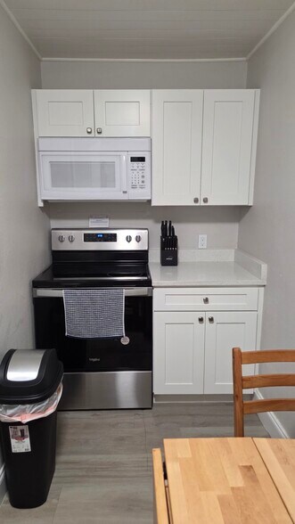 Oven - 1524 6th St NW