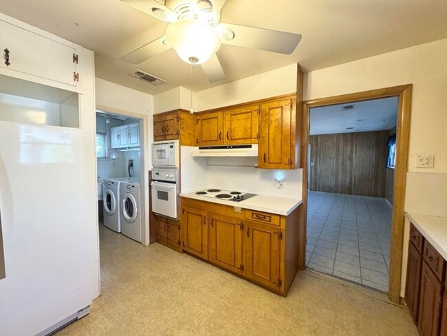 Building Photo - 5702 Fruitland Farm Rd