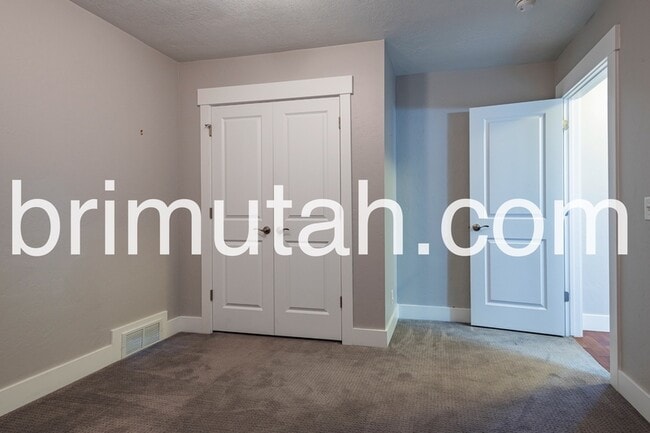 Building Photo - 1367 Thornton Ave