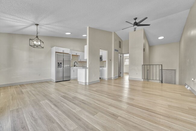 Building Photo - Bright & Updated 3-Bedroom Townhome in Desirable Cherry Creek School District