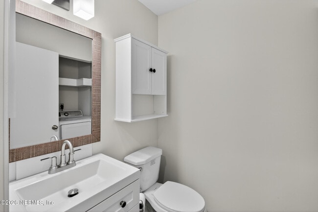 Building Photo - 7701 Baymeadows Cir W