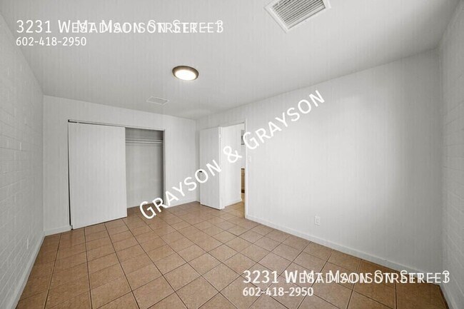 Building Photo - 3231 W Madison St