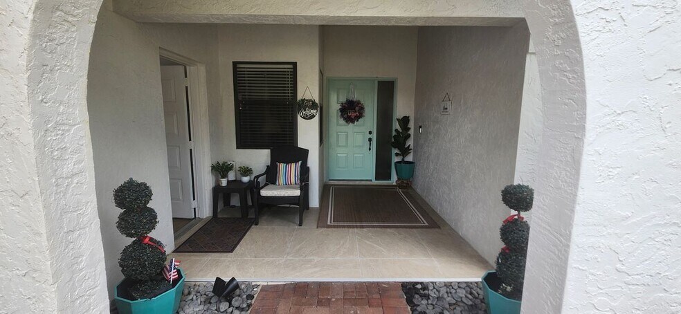 Building Photo - 425 Fox Den Cir