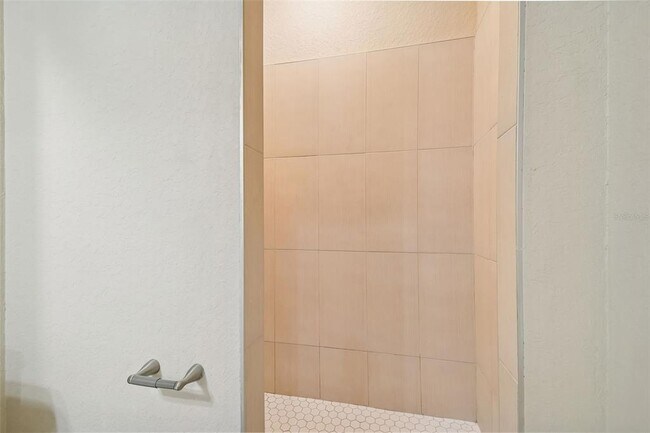 Building Photo - 614 Arapahoe Ave