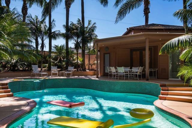 Building Photo - 714 Passiflora Ave