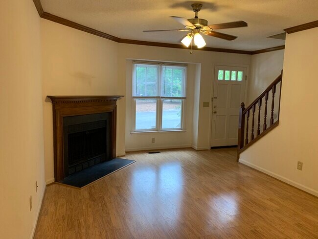 Building Photo - 121 Winners Cir