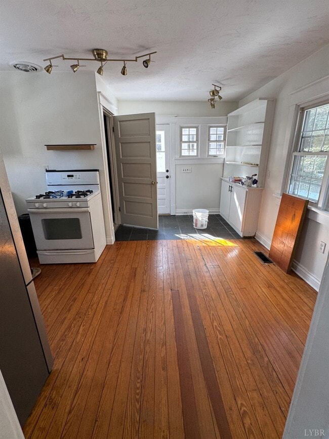 Building Photo - 1506 Hamilton Dr