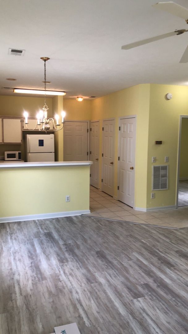 Building Photo - 500 River Oaks Dr