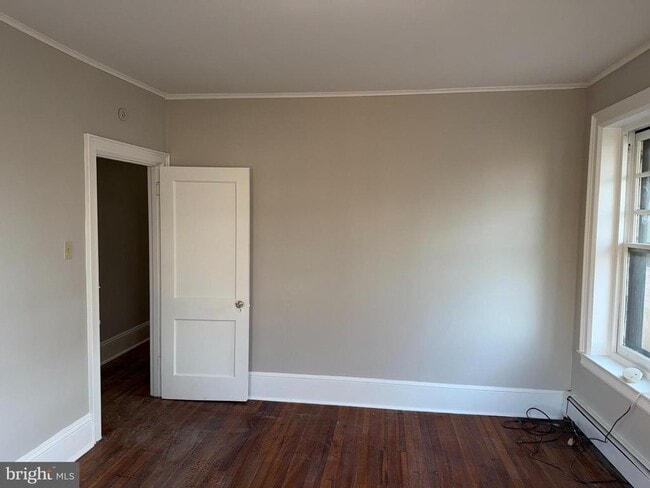 Building Photo - 645 E High St