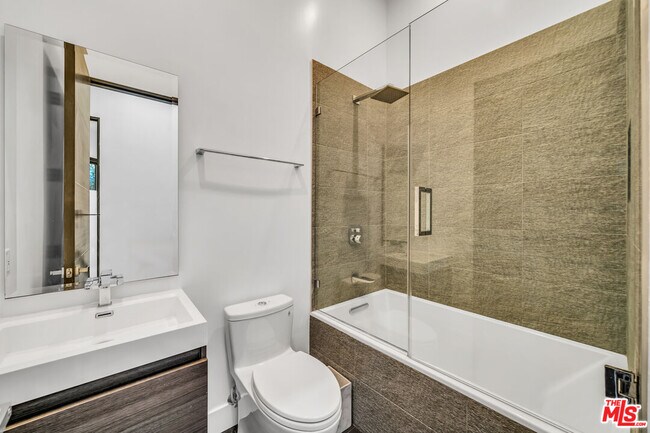 Building Photo - 3026 Passmore Dr