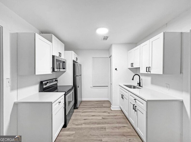 kitchen 1 - 305 Chestnut St