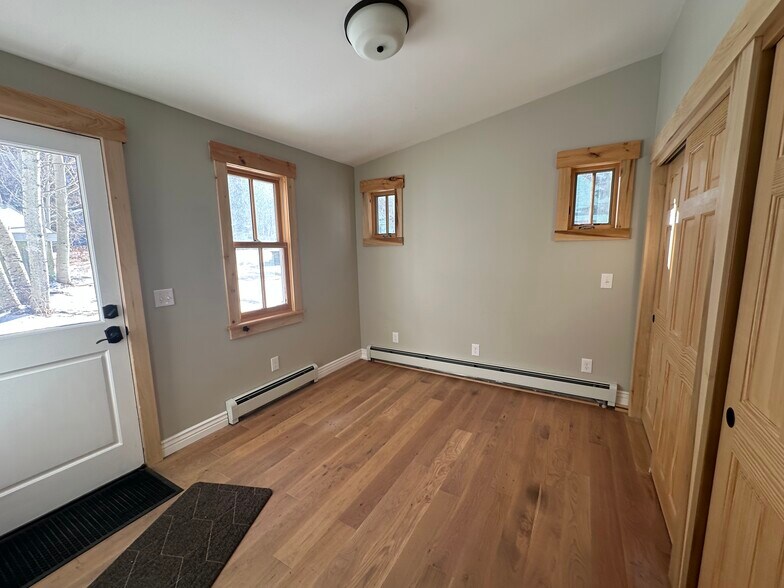 Building Photo - 900 Rose St