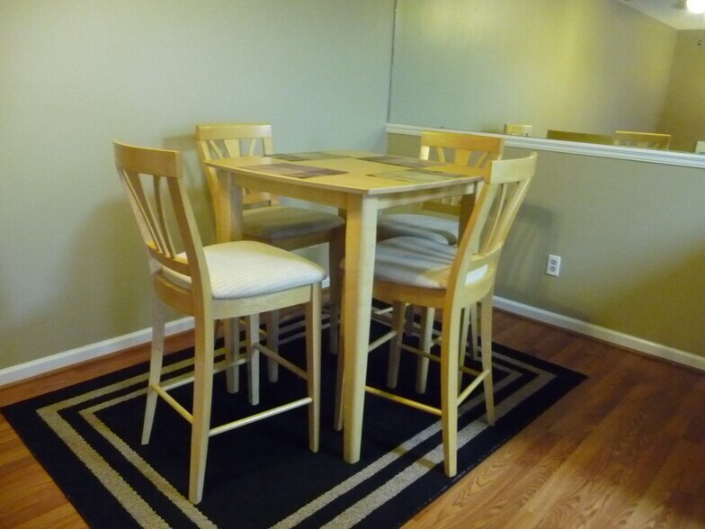 Dining room - 508 Patton Chapel Way
