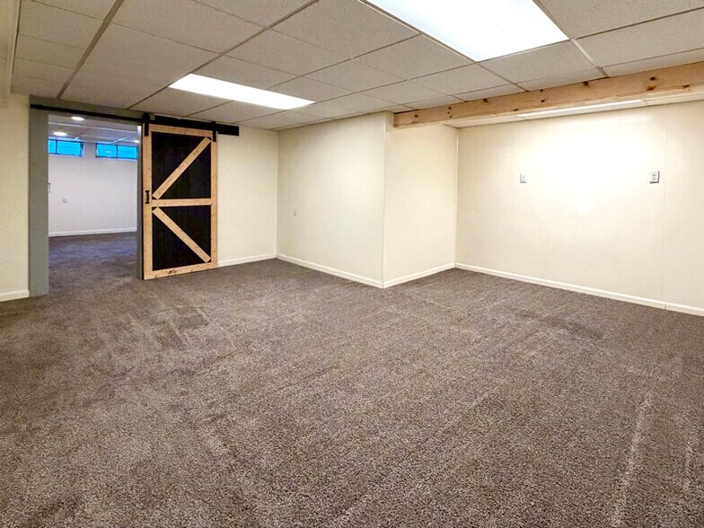 Building Photo - 4213 E Madison Ave