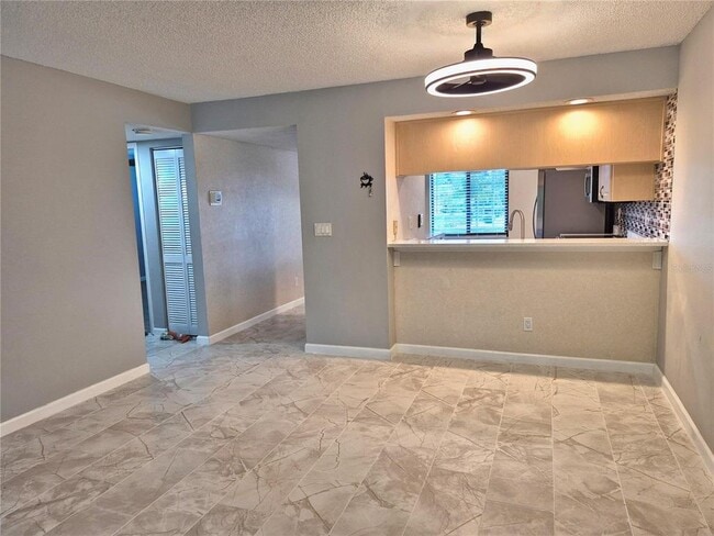 Building Photo - 222 Caryl Way