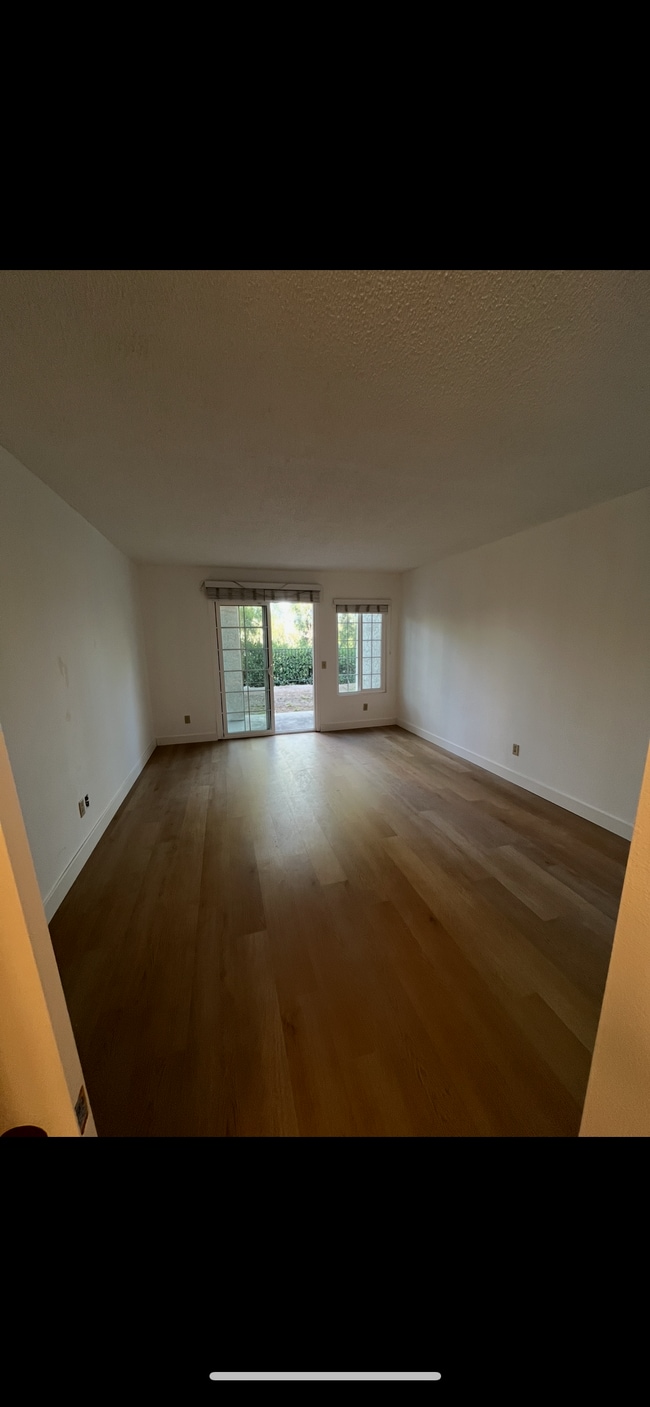 Building Photo - 1550 Apache Dr