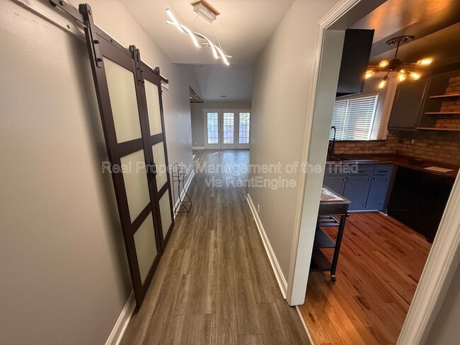 Building Photo - 1319 Glen Raven Ct