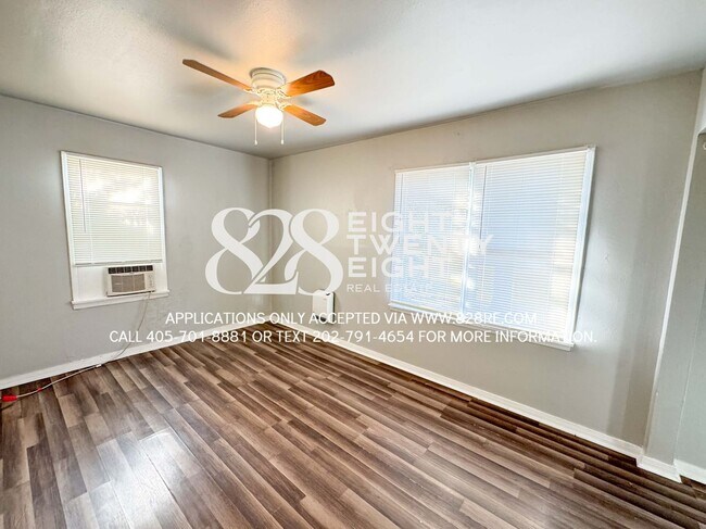 Building Photo - Charming 2 Bedroom/1 Bathroom Single Famil...