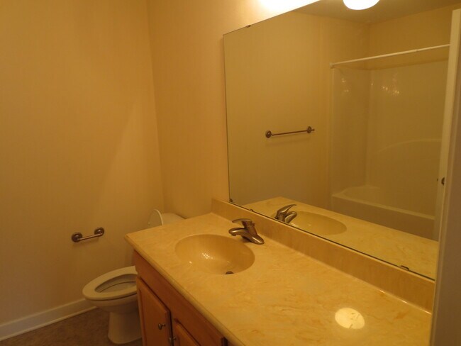 Building Photo - Beautiful 2B/2B Apartment in FWB in Pristine Nature Setting! ** 1 MONTH OFF MOVE IN SPECIAL**