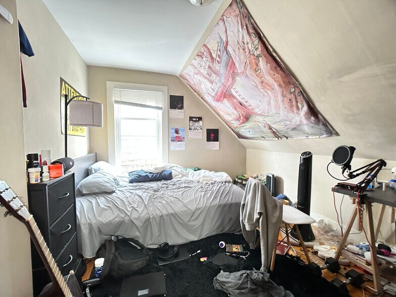 Building Photo - 43 Pratt St