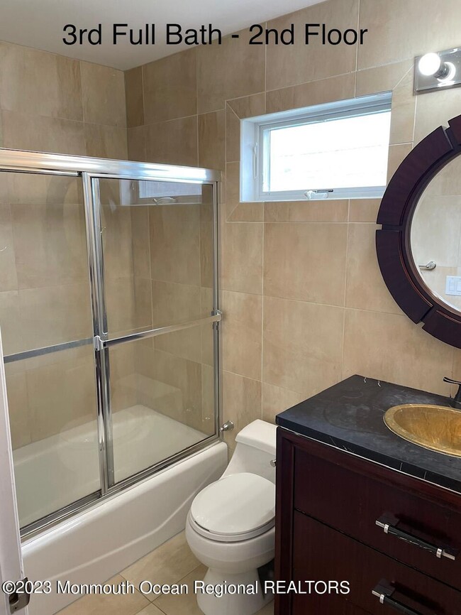 Building Photo - 112 Poplar Ave