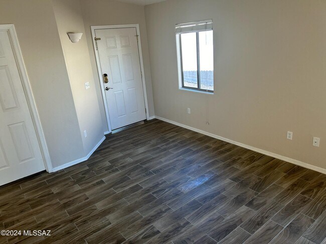 Building Photo - 12822 E Red Iron Trail