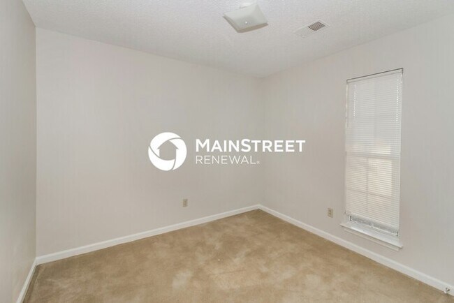Building Photo - 3 Bedroom Pet-Friendly Home in memphis, TN with Main Street Renewal